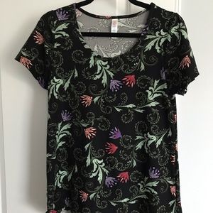 XS LulaRoe Classic T